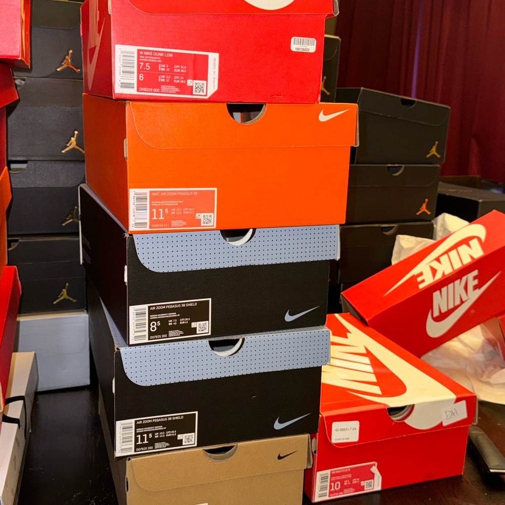 Empty Nike boxes - Picture 2 of 7